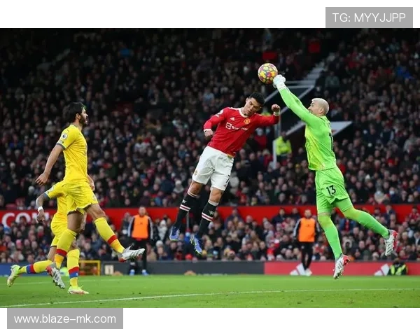 格拉纳达边路提速引爆全场，球队战术革新引关注