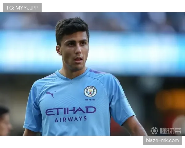 佩德里荣膺金童奖，青年新星状态回暖闪耀足坛