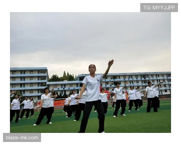 弗朗西斯突破创造空位三分效率显著高于队内平均水平